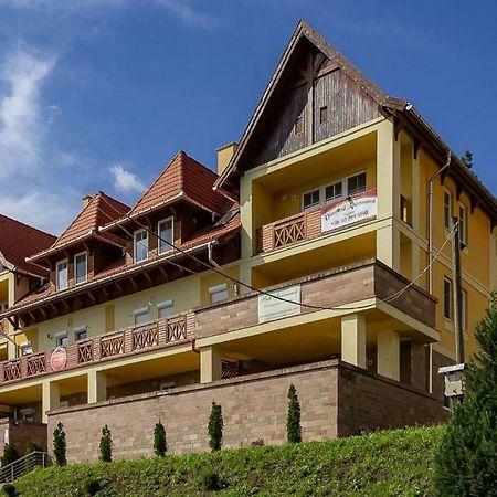 M&F Apartman Egerszalók Buitenkant foto
