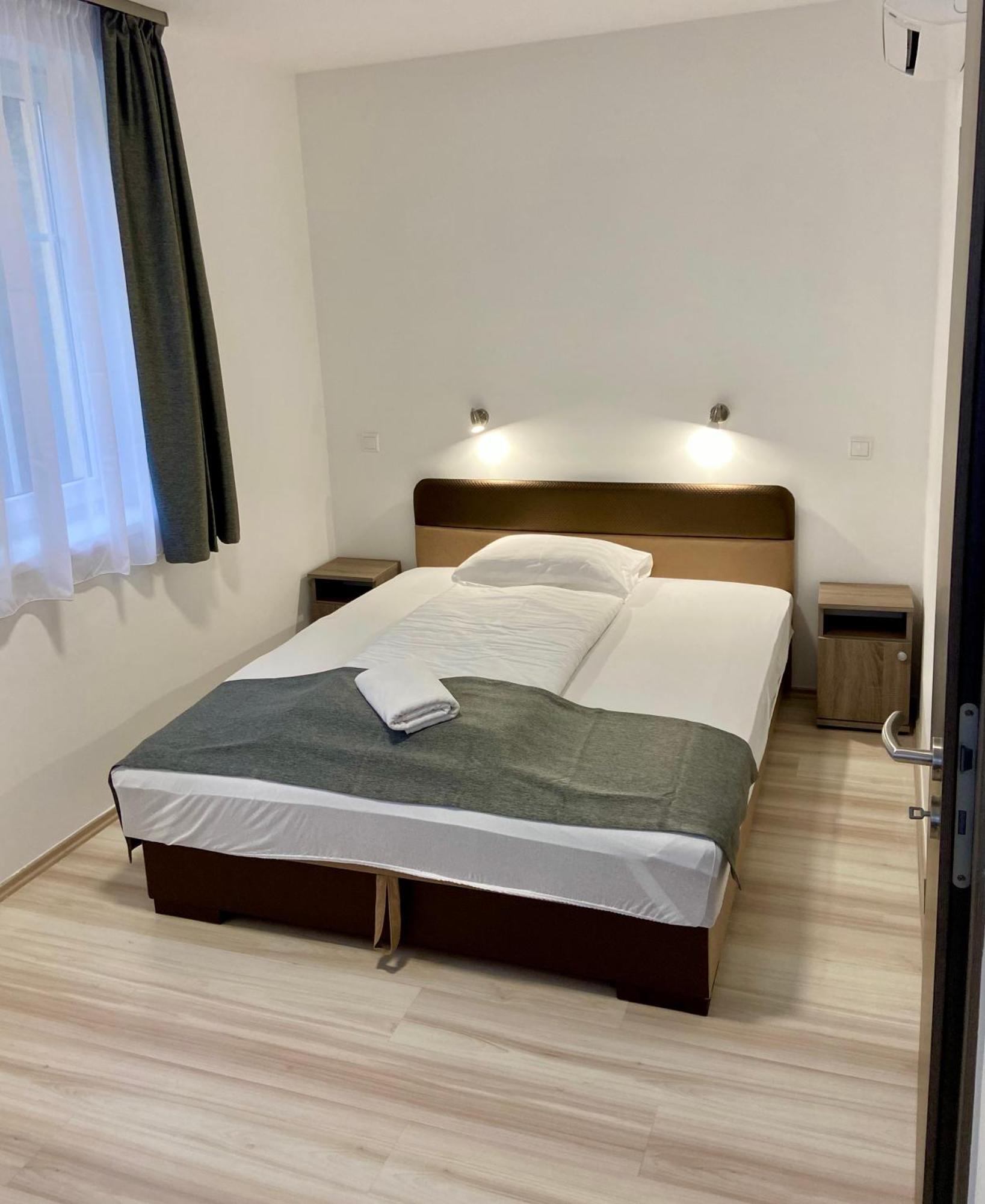 M&F Apartman Egerszalók Buitenkant foto
