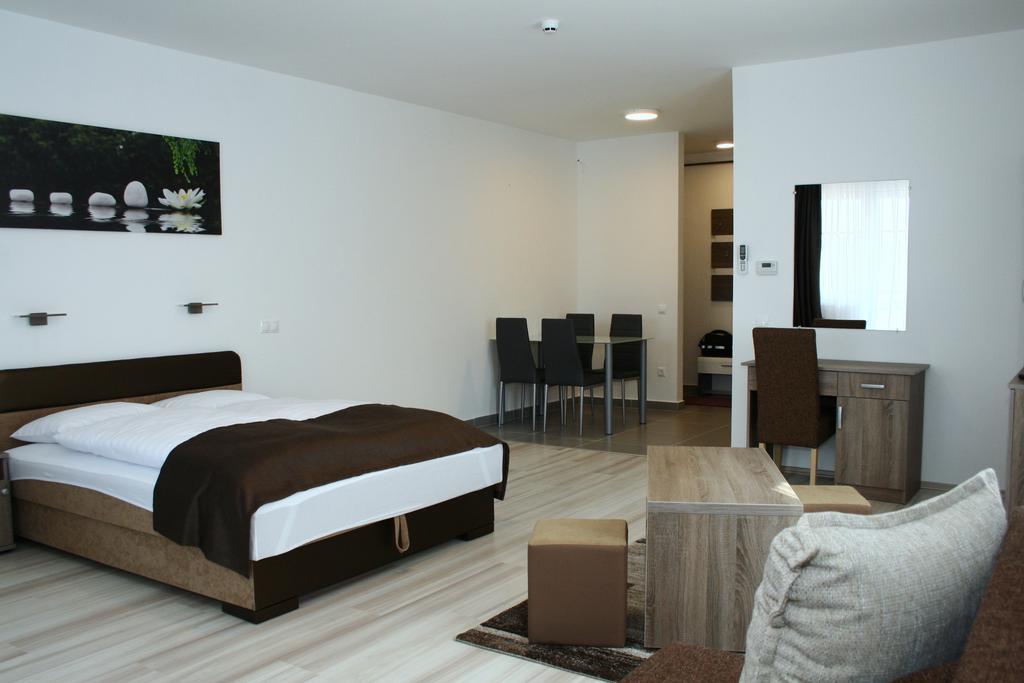 M&F Apartman Egerszalók Buitenkant foto