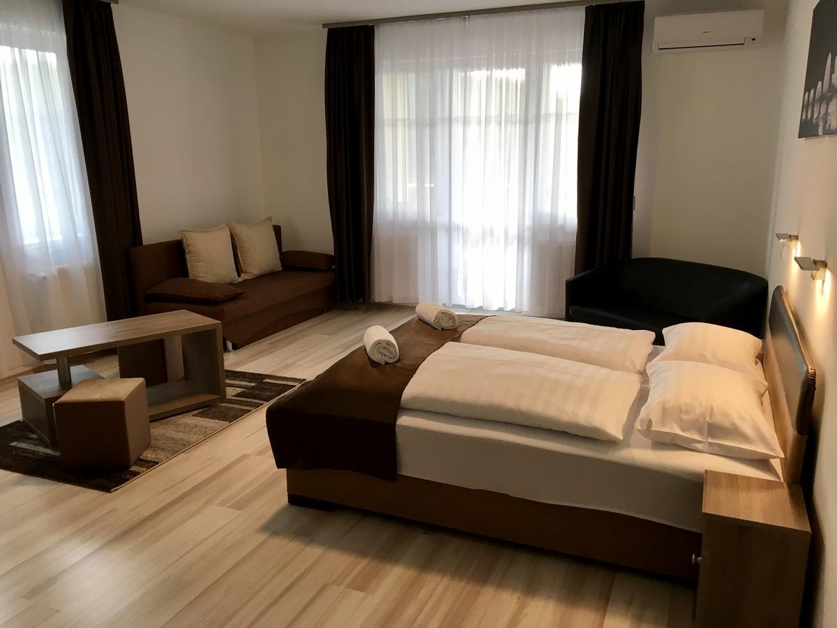 M&F Apartman Egerszalók Buitenkant foto