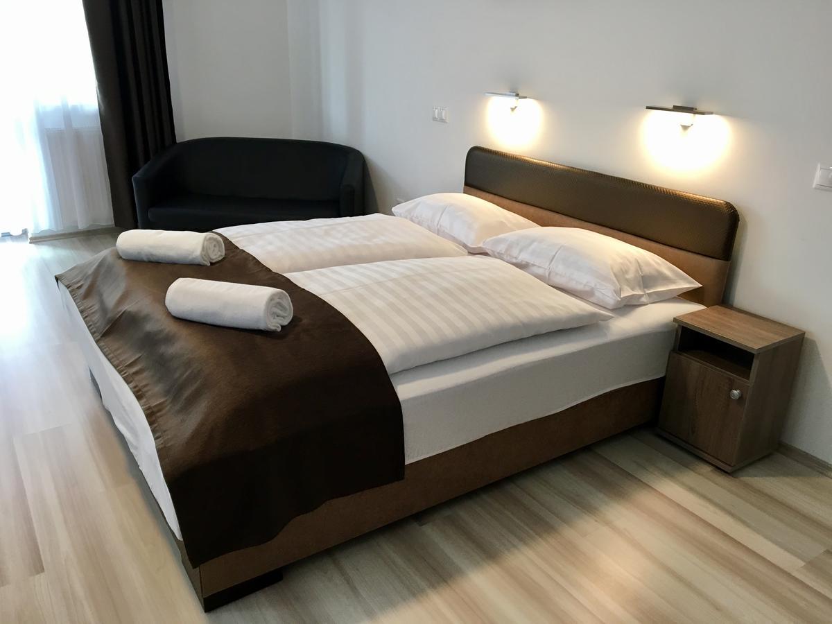 M&F Apartman Egerszalók Buitenkant foto